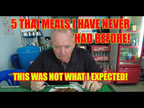 11 Years in Thailand! 🇹🇠Trying 5 NEW Thai Dishes for the First Time!